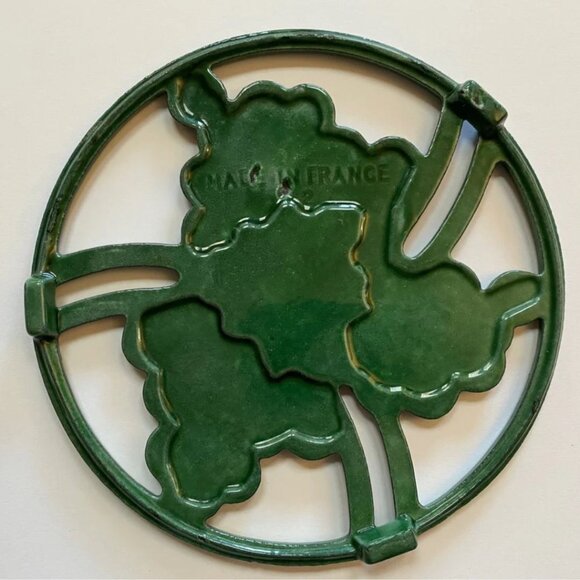 Vintage Made in FRANCE Trivet Enamel Cast Iron Wine Grapes Hot Pot Plate - Picture 2 of 2